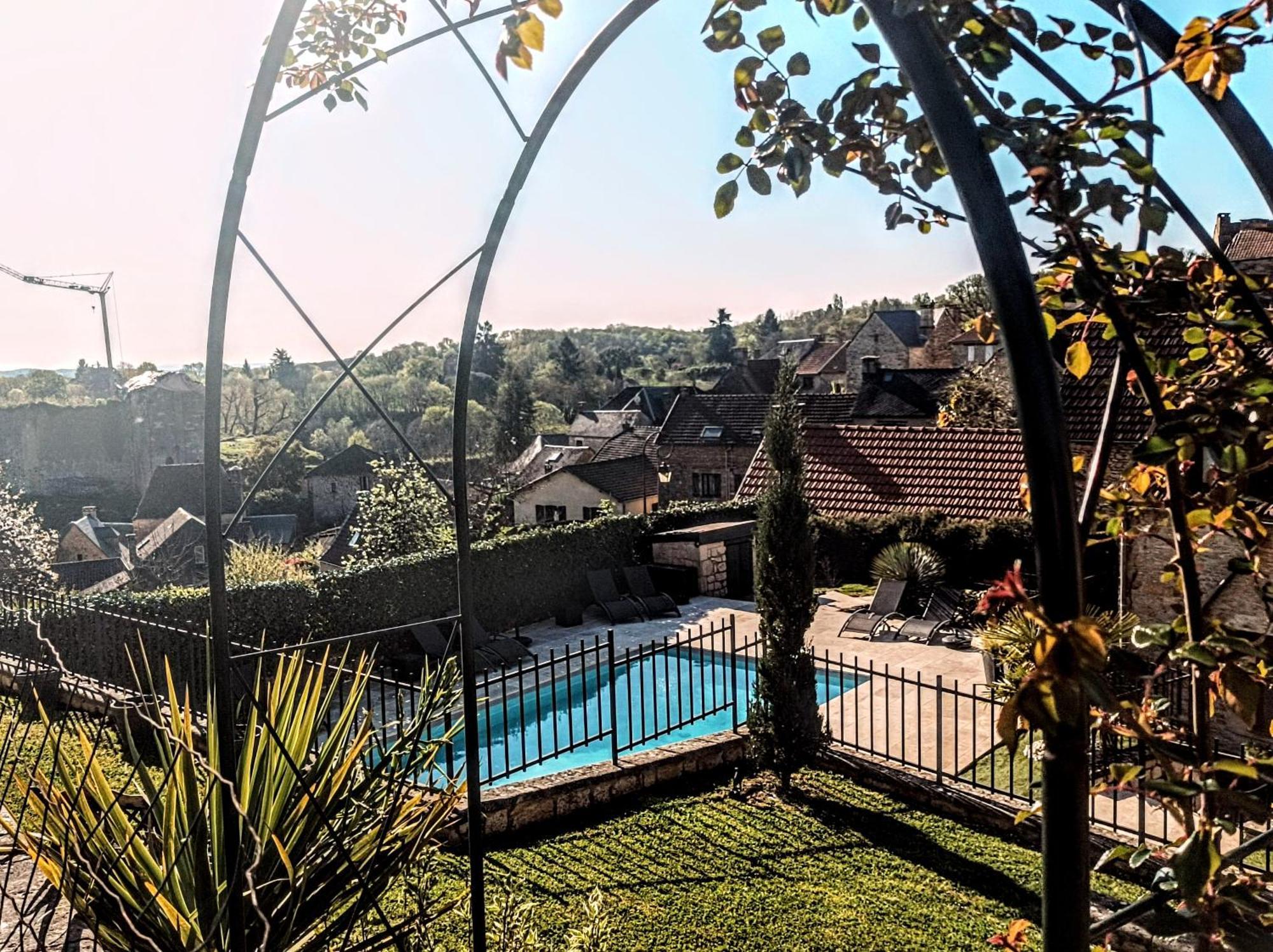 Le Clos De La Musardise - Gites De Charme Avec Piscine Chauffee Salignac Eyvigues Luaran gambar